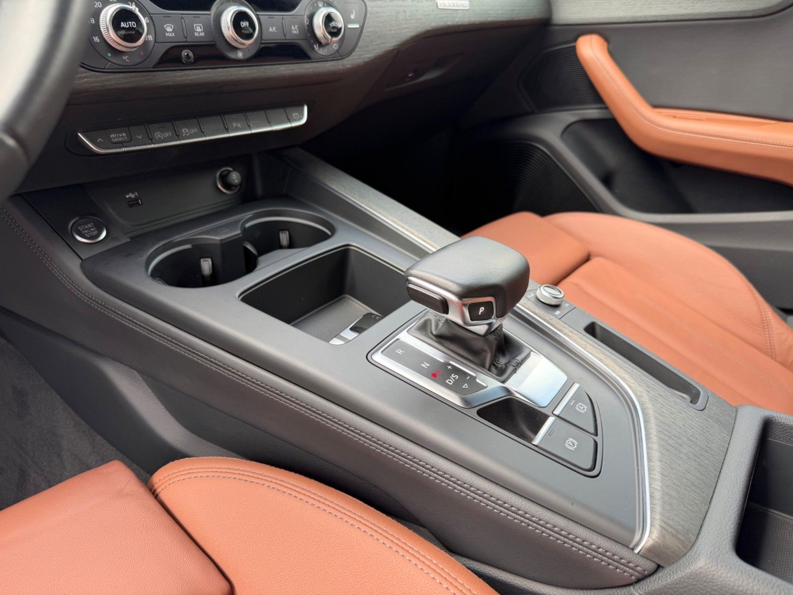 Fahrzeugabbildung Audi A5 Sportback 40 TFSI quattro S line *Matrix*B&O* - mit KI generiert/bearbeitet