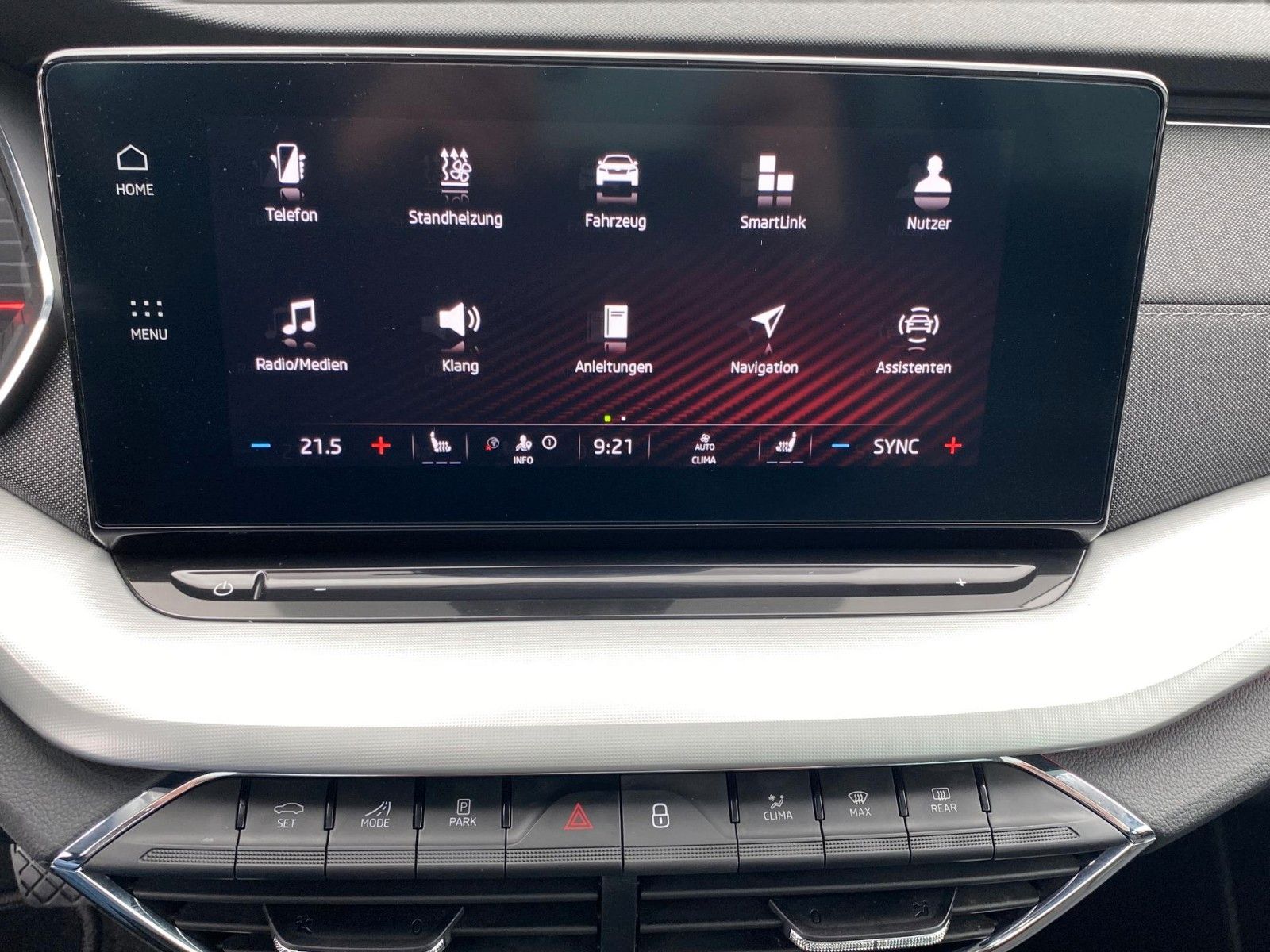 Fahrzeugabbildung SKODA Octavia Combi Selection Plus *Mega-Ausstattung* - mit KI generiert/bearbeitet