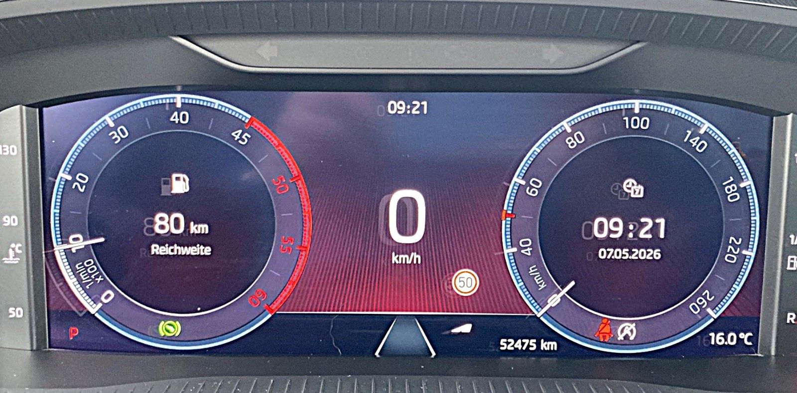 Fahrzeugabbildung SKODA Octavia Combi Selection Plus *Mega-Ausstattung* - mit KI generiert/bearbeitet