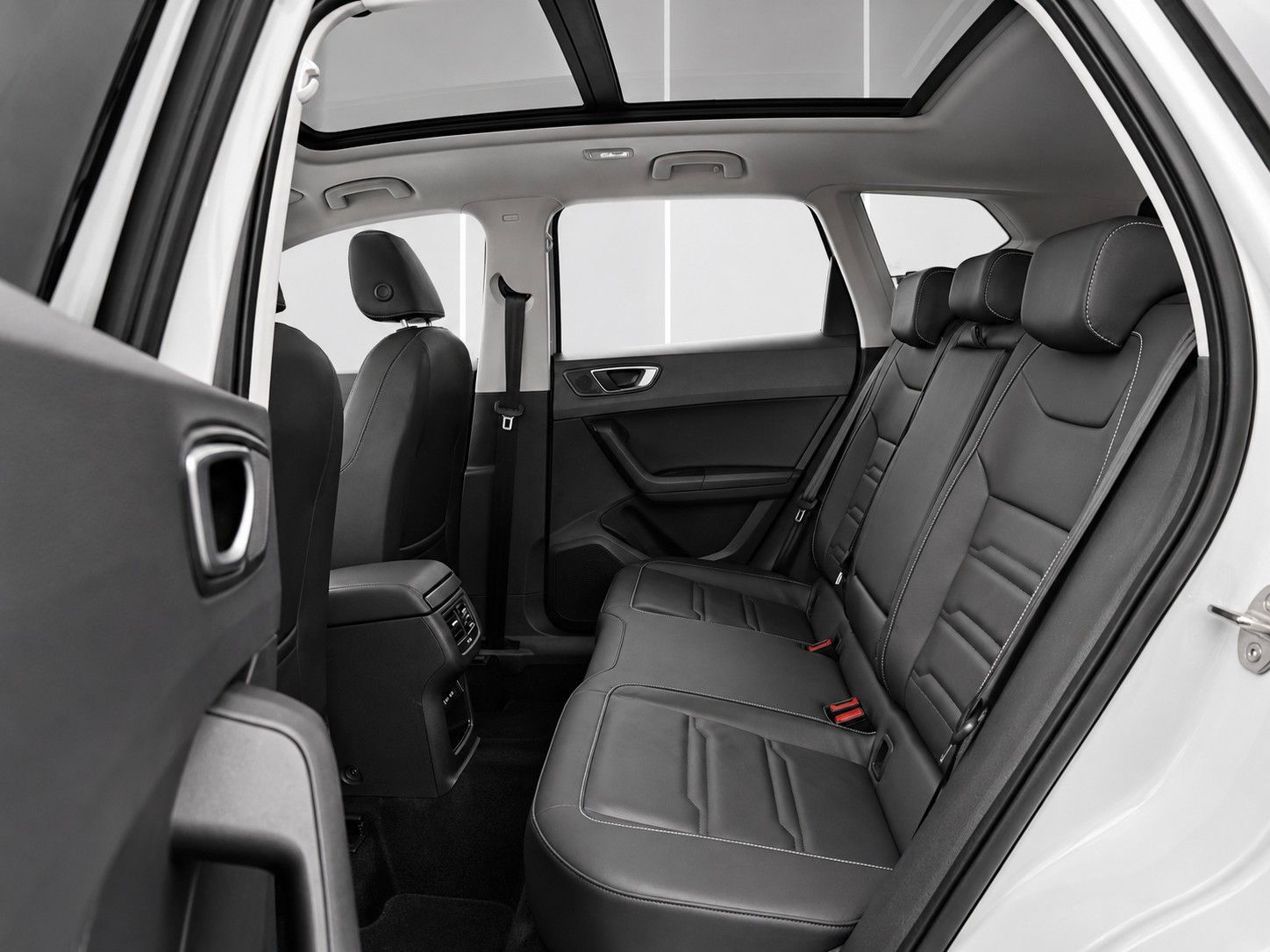 Fahrzeugabbildung SEAT Ateca 2.0 TDI DSG Xperience *LED*AHK*VIRTUAL* - mit KI generiert/bearbeitet