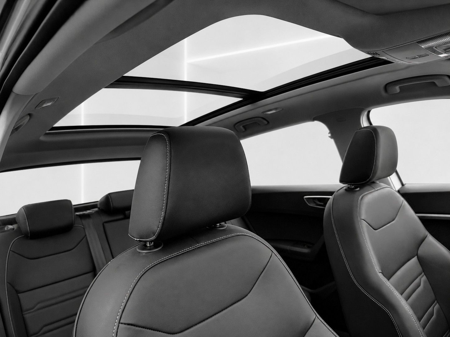 Fahrzeugabbildung SEAT Ateca 2.0 TDI DSG Xperience *LED*AHK*VIRTUAL* - mit KI generiert/bearbeitet