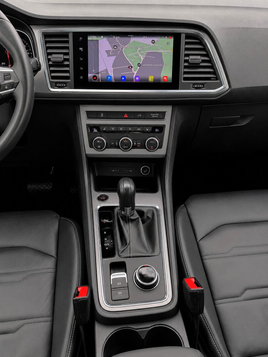 Fahrzeugabbildung SEAT Ateca 2.0 TDI DSG Xperience *LED*AHK*VIRTUAL* - mit KI generiert/bearbeitet