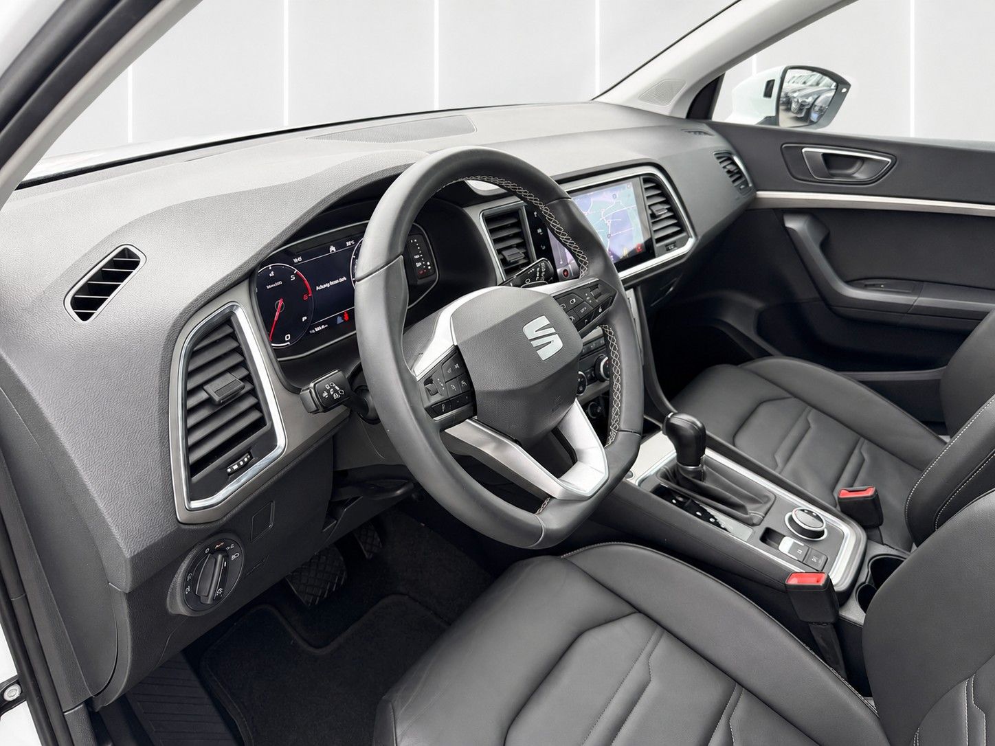 Fahrzeugabbildung SEAT Ateca 2.0 TDI DSG Xperience *LED*AHK*VIRTUAL* - mit KI generiert/bearbeitet