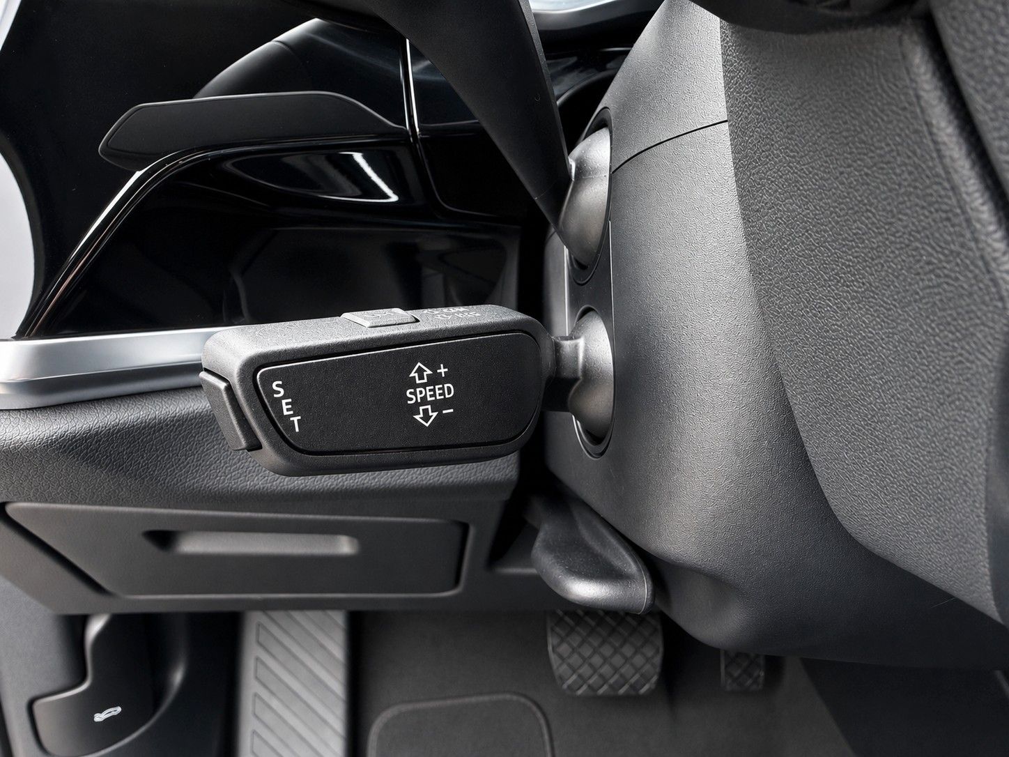 Fahrzeugabbildung Audi Q3 45 TFSI quattro S line *Stand*Virtaul*SONOS* - mit KI generiert/bearbeitet