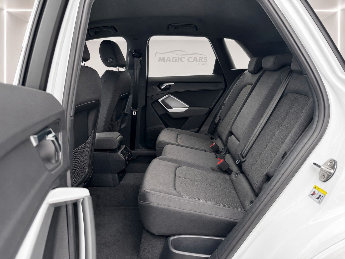 Fahrzeugabbildung Audi Q3 45 TFSI quattro S line *Stand*Virtaul*SONOS* - mit KI generiert/bearbeitet