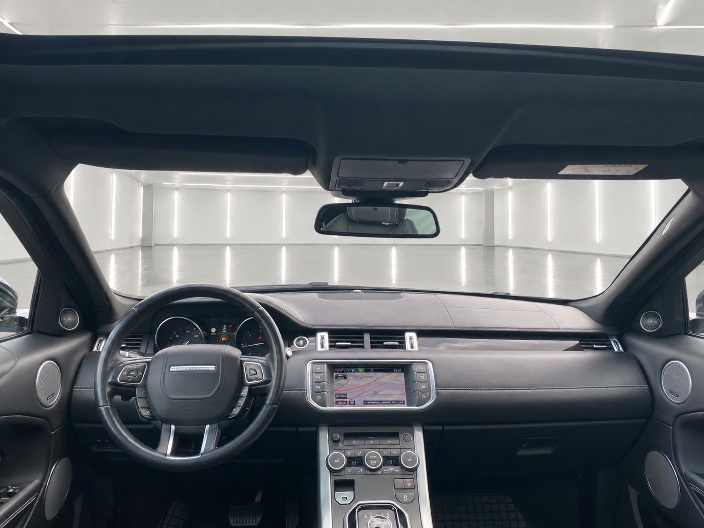 Fahrzeugabbildung Land Rover Range Rover Evoque TD4 Aut. Autobiography *Pano* - mit KI generiert/bearbeitet