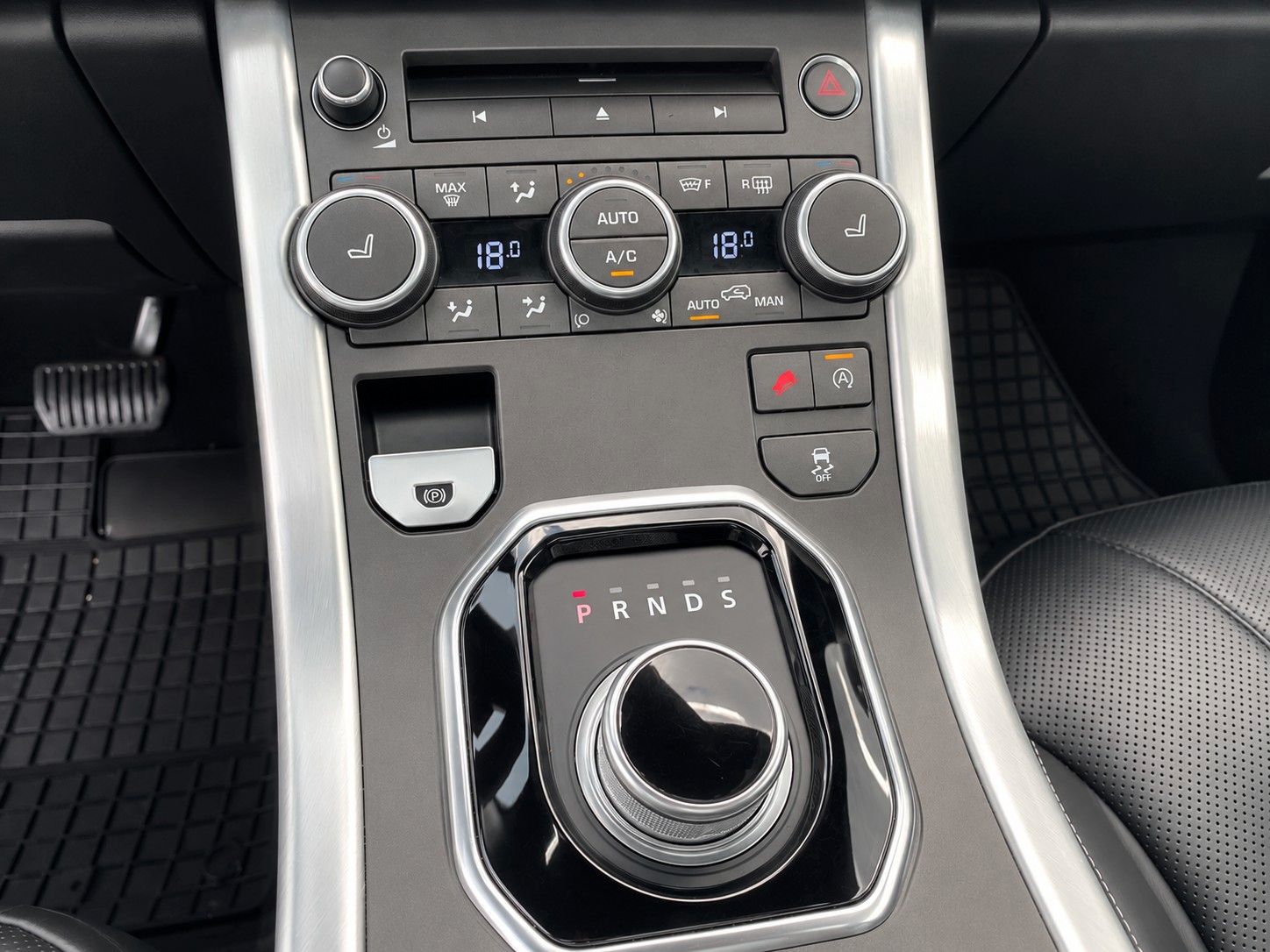 Fahrzeugabbildung Land Rover Range Rover Evoque TD4 Aut. Autobiography *Pano* - mit KI generiert/bearbeitet