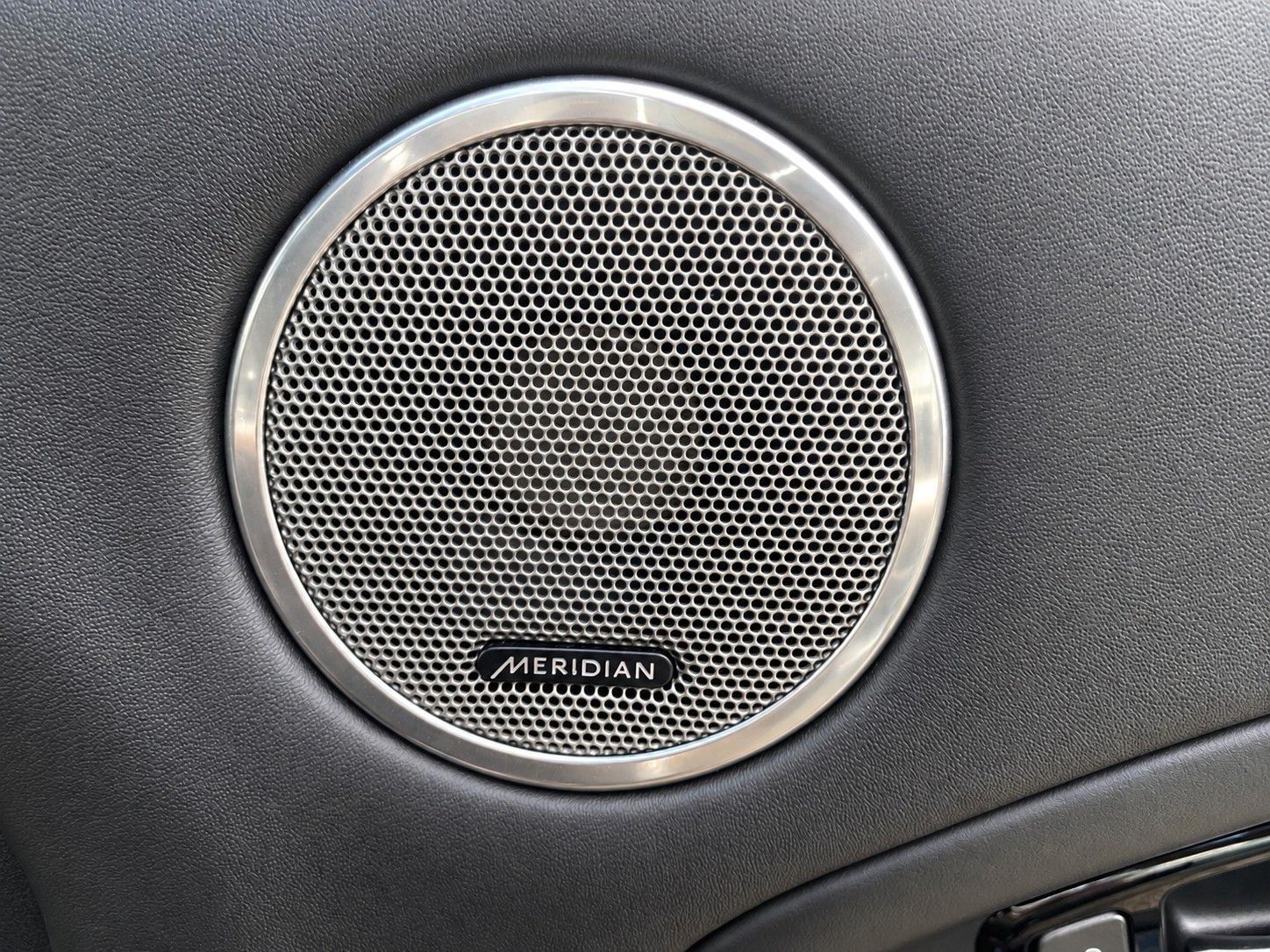 Fahrzeugabbildung Land Rover Range Rover Evoque TD4 Aut. Autobiography *Pano* - mit KI generiert/bearbeitet