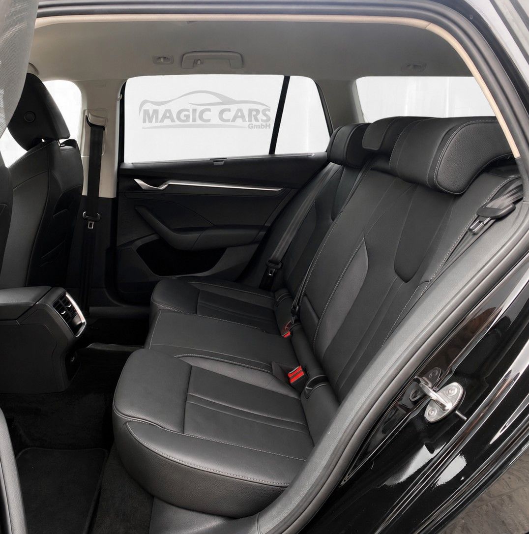 Fahrzeugabbildung SKODA Octavia Combi 2.0 TDI Selection *Matrix*Leder* - mit KI generiert/bearbeitet