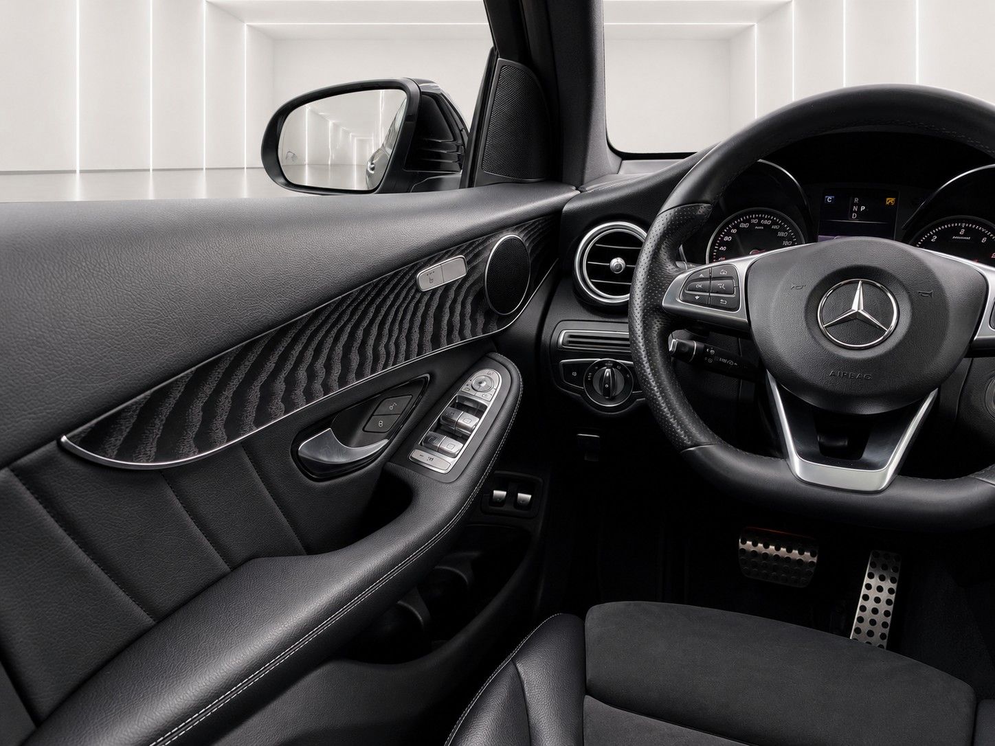 Fahrzeugabbildung Mercedes-Benz GLC 220 d 4Matic 9G Exclusive*AMG-Int.*Pano*AHK* - mit KI generiert/bearbeitet