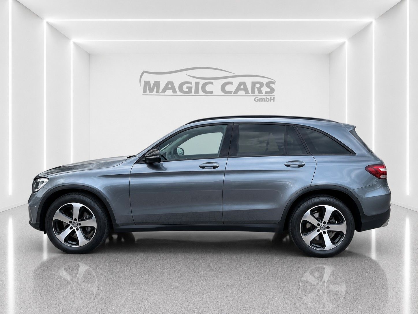 Fahrzeugabbildung Mercedes-Benz GLC 220 d 4Matic 9G Exclusive*AMG-Int.*Pano*AHK* - mit KI generiert/bearbeitet