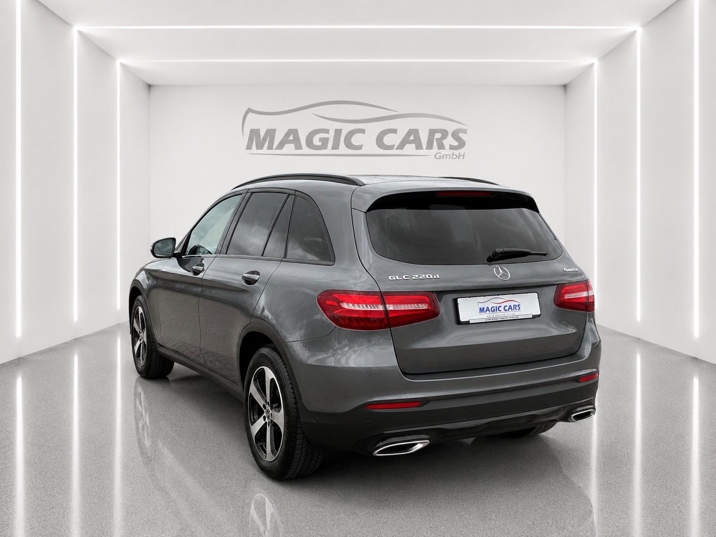 Fahrzeugabbildung Mercedes-Benz GLC 220 d 4Matic 9G Exclusive*AMG-Int.*Pano*AHK* - mit KI generiert/bearbeitet