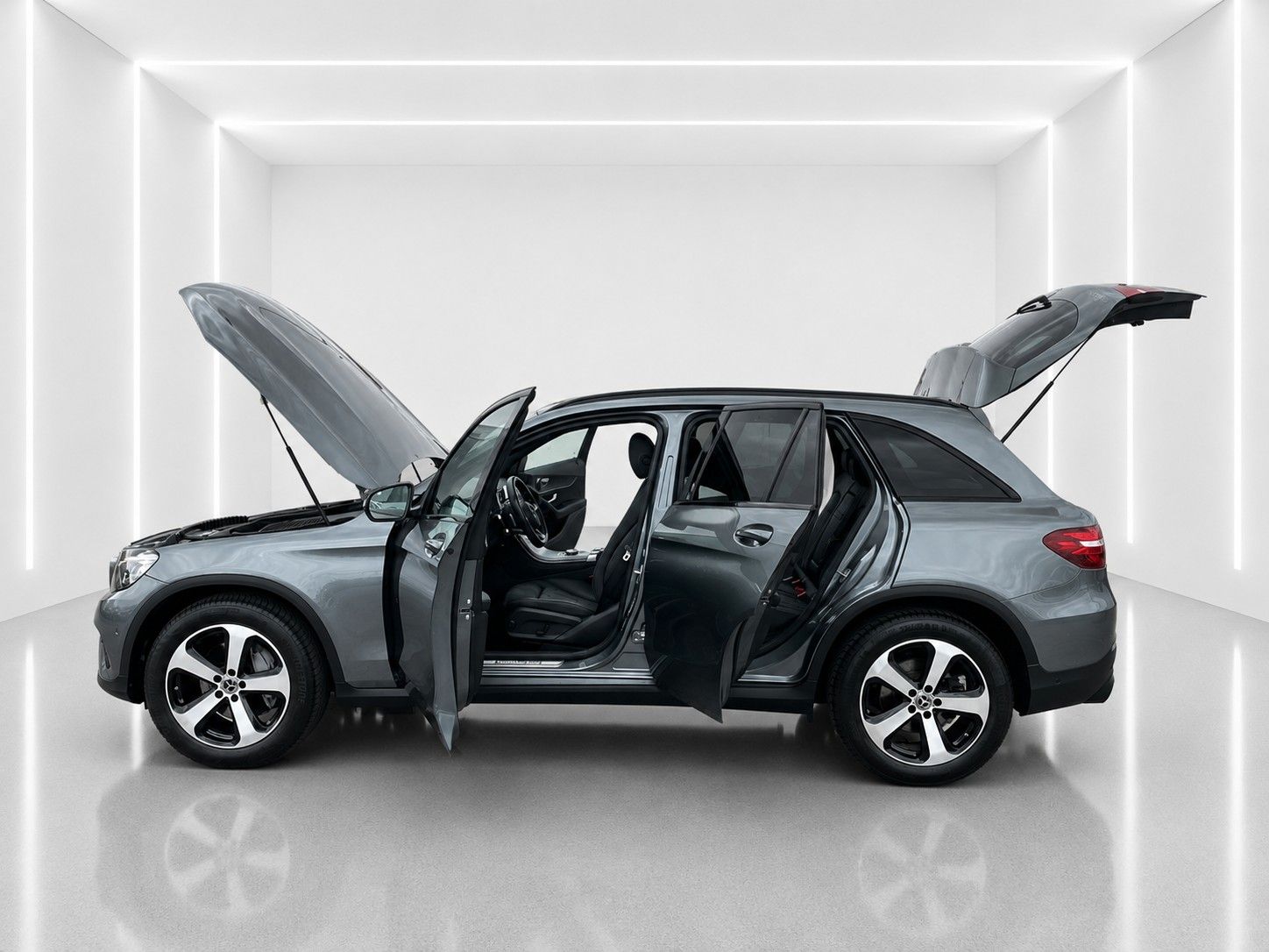 Fahrzeugabbildung Mercedes-Benz GLC 220 d 4Matic 9G Exclusive*AMG-Int.*Pano*AHK* - mit KI generiert/bearbeitet