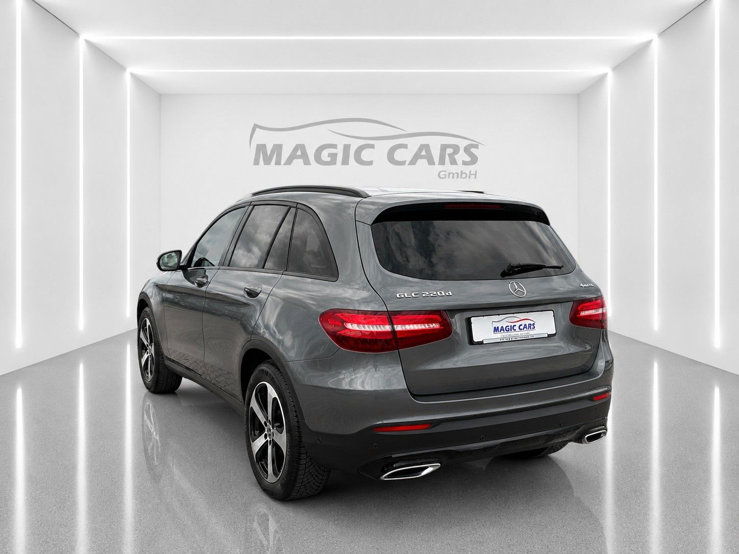 Fahrzeugabbildung Mercedes-Benz GLC 220 d 4Matic 9G Exclusive*AMG-Int.*Pano*AHK* - mit KI generiert/bearbeitet
