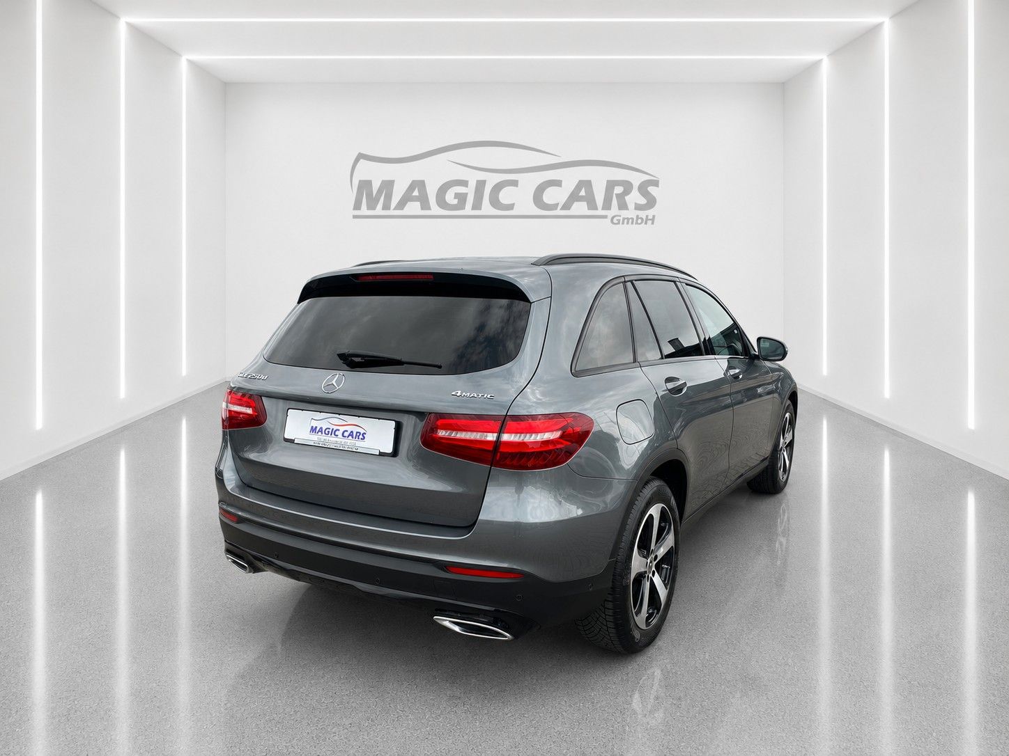 Fahrzeugabbildung Mercedes-Benz GLC 220 d 4Matic 9G Exclusive*AMG-Int.*Pano*AHK* - mit KI generiert/bearbeitet