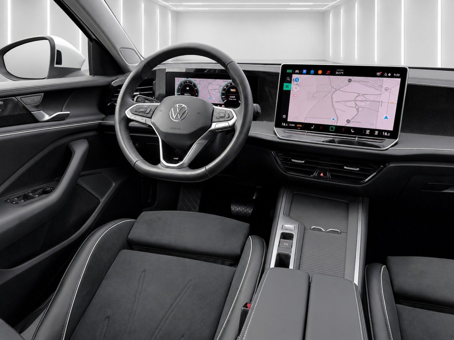 Fahrzeugabbildung Volkswagen Passat Variant 1.5 TSI 110 kW Business 9950 Km* - mit KI generiert/bearbeitet