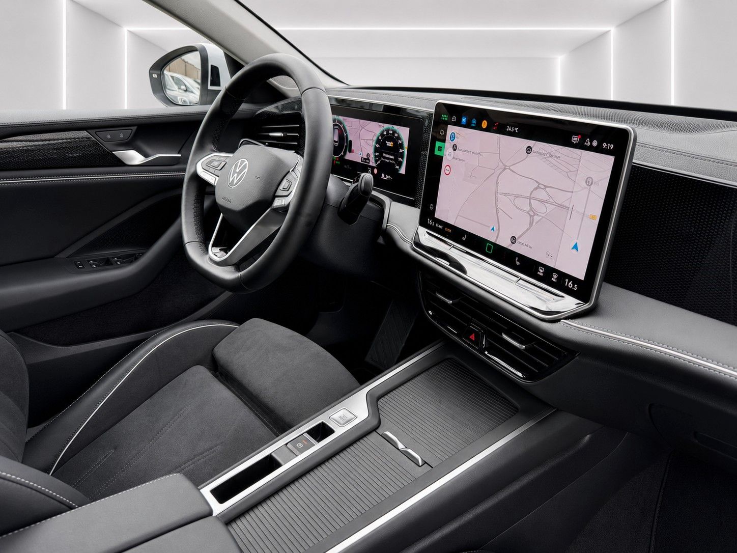 Fahrzeugabbildung Volkswagen Passat Variant 1.5 TSI 110 kW Business 9950 Km* - mit KI generiert/bearbeitet