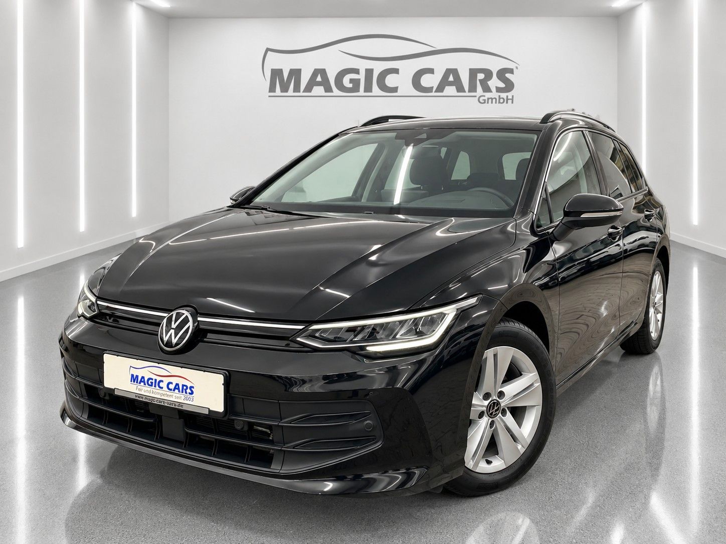 Volkswagen Golf Variant 1.5 eTSI Life *Facelift*AHK*LED* - mit KI generiert/bearbeitet