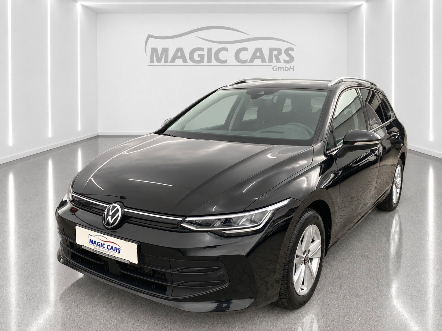 Fahrzeugabbildung Volkswagen Golf Variant 1.5 eTSI Life *Facelift*AHK*LED* - mit KI generiert/bearbeitet