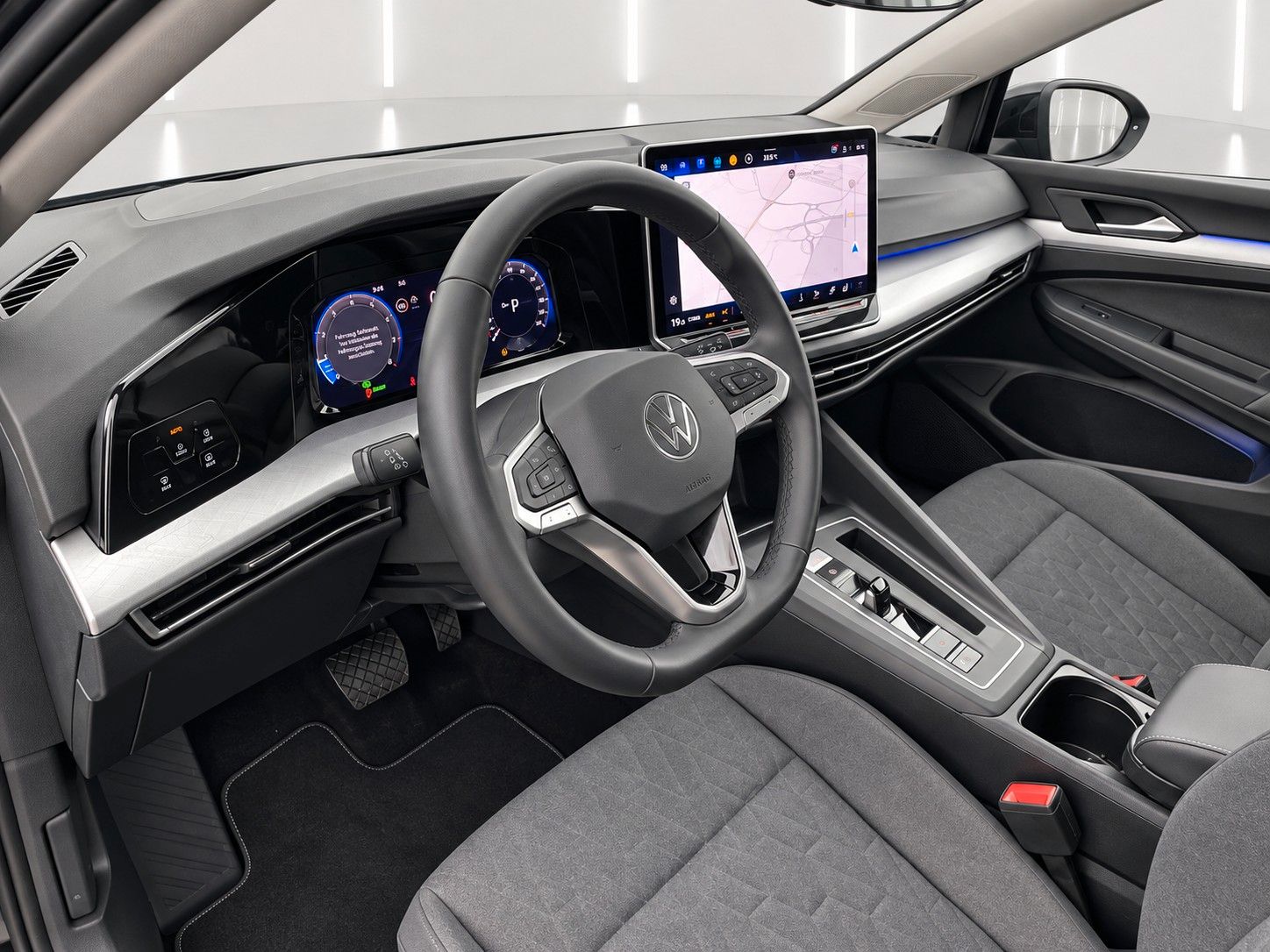 Fahrzeugabbildung Volkswagen Golf Variant 1.5 eTSI Life *Facelift*AHK*LED* - mit KI generiert/bearbeitet
