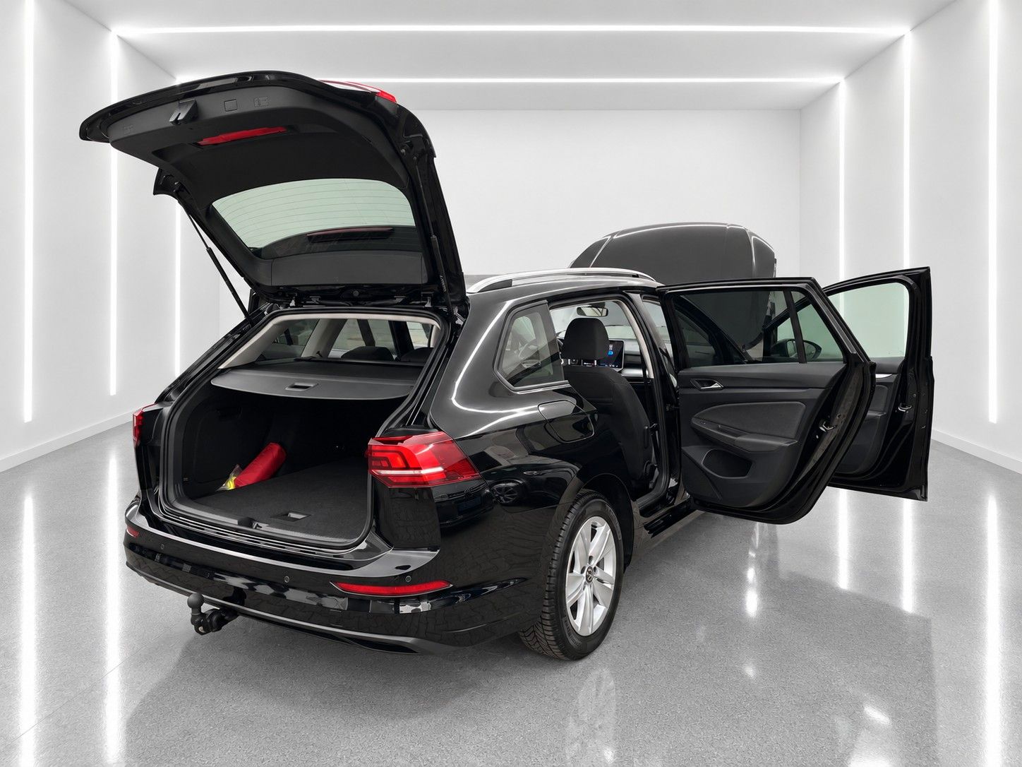 Fahrzeugabbildung Volkswagen Golf Variant 1.5 eTSI Life *Facelift*AHK*LED* - mit KI generiert/bearbeitet