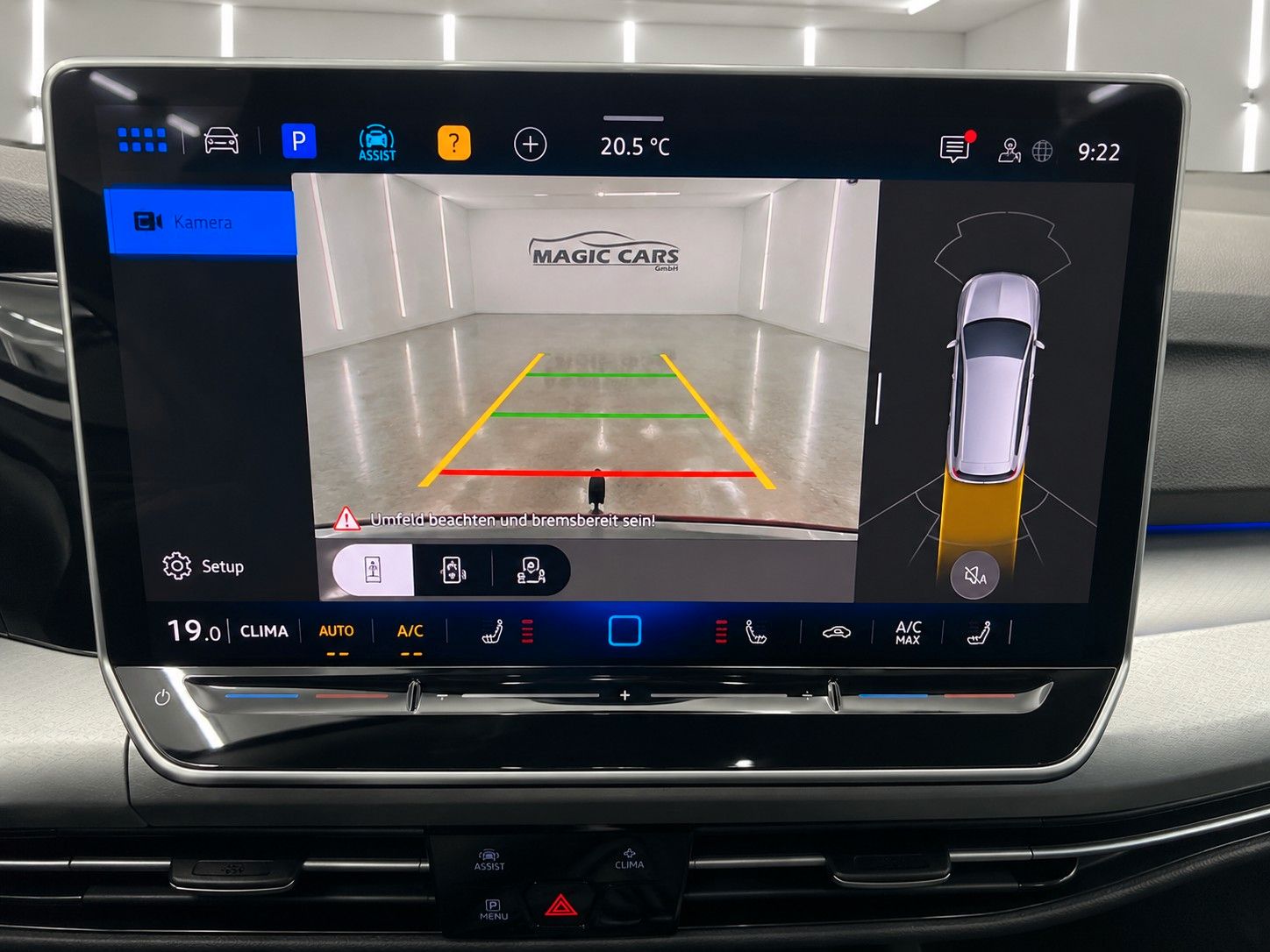 Fahrzeugabbildung Volkswagen Golf Variant 1.5 eTSI Life *Facelift*AHK*LED* - mit KI generiert/bearbeitet