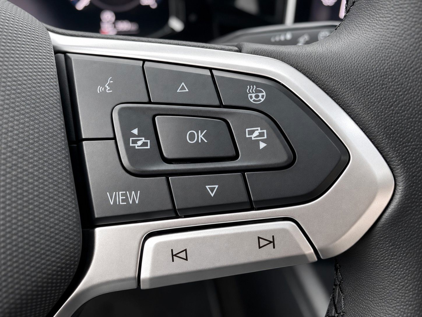 Fahrzeugabbildung Volkswagen Golf Variant 1.5 eTSI Life *Facelift*AHK*LED* - mit KI generiert/bearbeitet