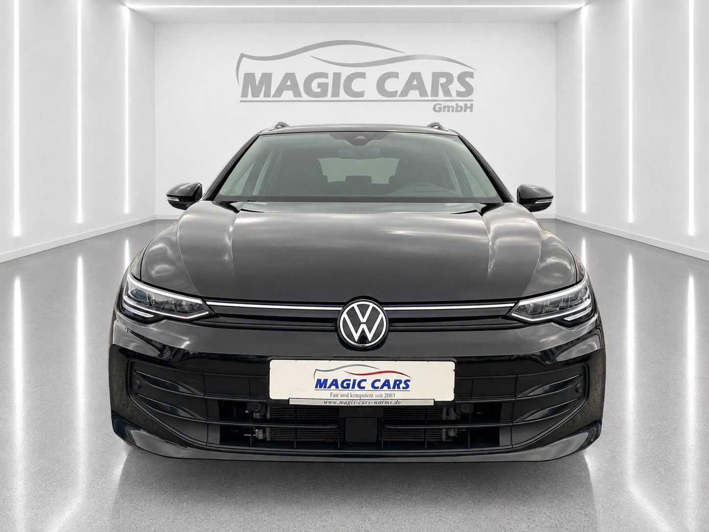 Fahrzeugabbildung Volkswagen Golf Variant 1.5 eTSI Life *Facelift*AHK*LED* - mit KI generiert/bearbeitet