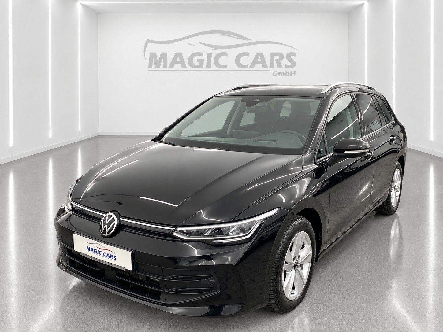 Fahrzeugabbildung Volkswagen Golf Variant 1.5 eTSI Life *Facelift*AHK*LED* - mit KI generiert/bearbeitet