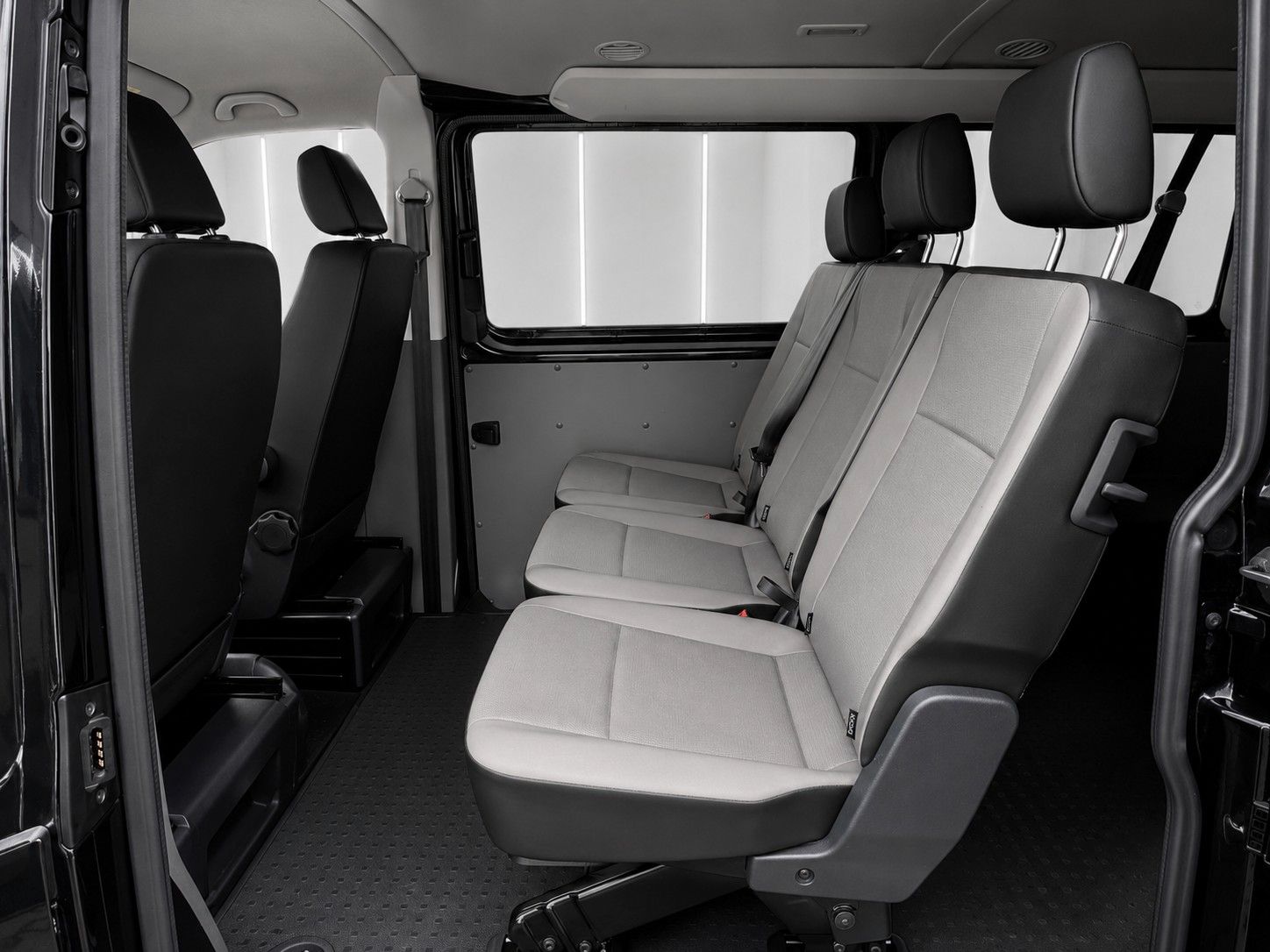 Fahrzeugabbildung Volkswagen T6 Bulli DSG*LED*5 Sitzer*AHK*Kamera*SHZ*1.Hand* - mit KI generiert/bearbeitet