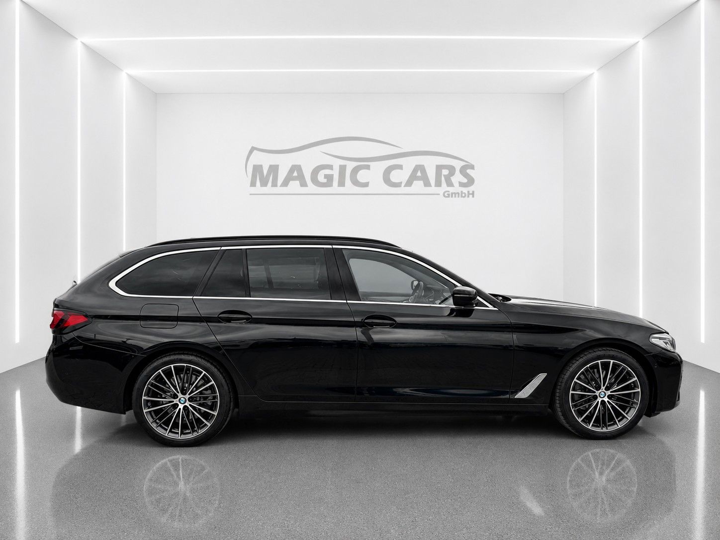 Fahrzeugabbildung BMW 520 i Touring Auto.*Laser*Head-Up*Keyl.*Fahrass. - mit KI generiert/bearbeitet