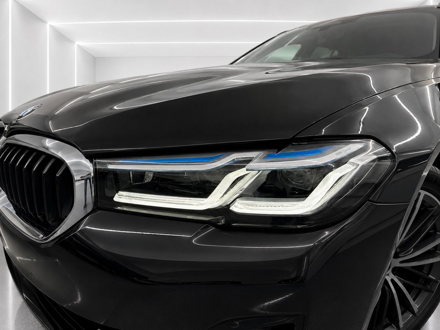 Fahrzeugabbildung BMW 520 i Touring Auto.*Laser*Head-Up*Keyl.*Fahrass. - mit KI generiert/bearbeitet