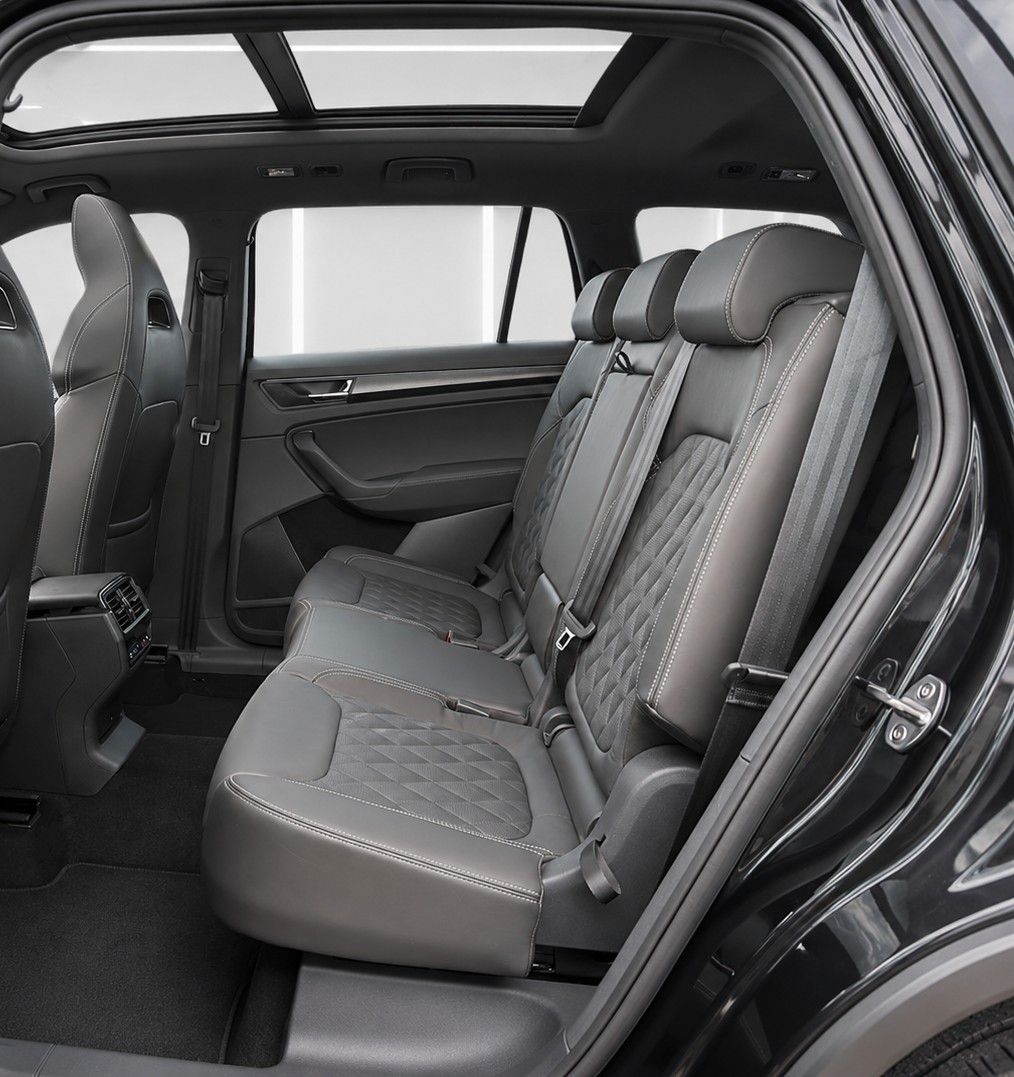 Fahrzeugabbildung SKODA Kodiaq 2.0 TSI 4x4 DSG Sportline*7-Sitze*Matrix* - mit KI generiert/bearbeitet