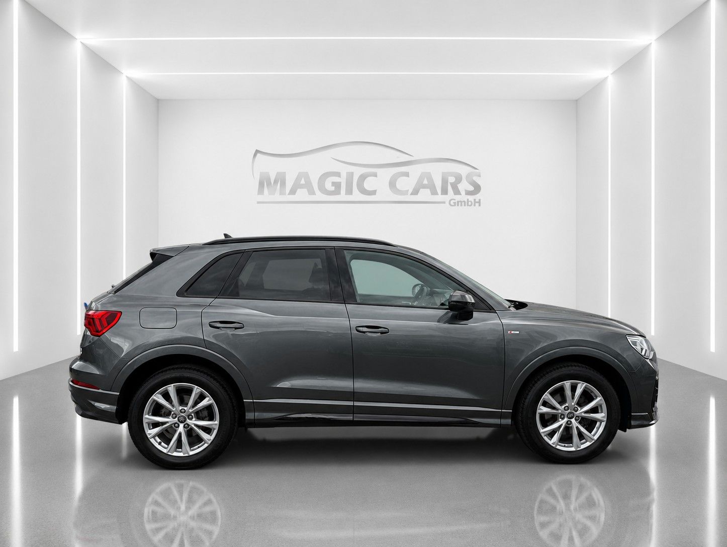 Fahrzeugabbildung Audi Q3 35 TFSI S line *Black-Style*LED*AHK*VIRTUAL* - mit KI generiert/bearbeitet