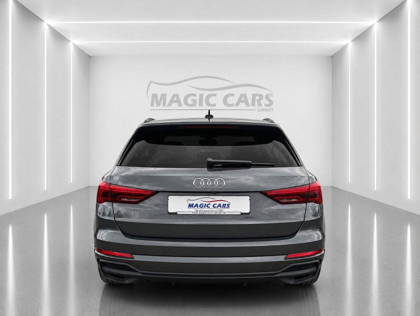 Fahrzeugabbildung Audi Q3 35 TFSI S line *Black-Style*LED*AHK*VIRTUAL* - mit KI generiert/bearbeitet