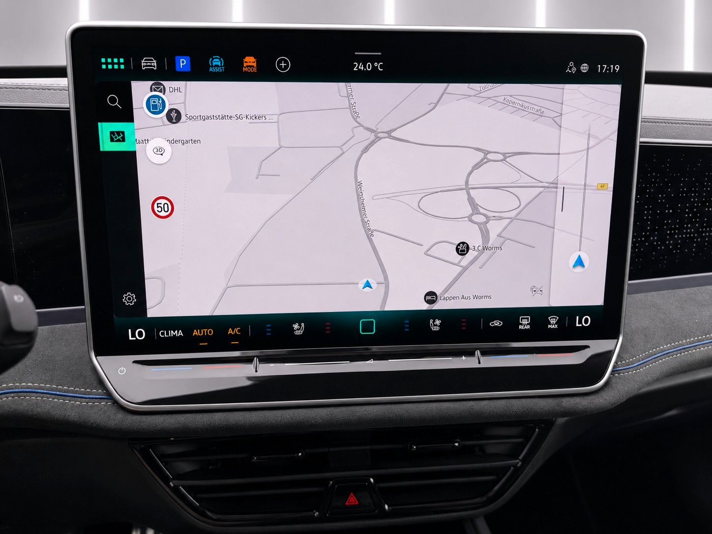Fahrzeugabbildung Volkswagen Passat Variant 2.0TSI 4M R-Line Mega-Ausstattung - mit KI generiert/bearbeitet