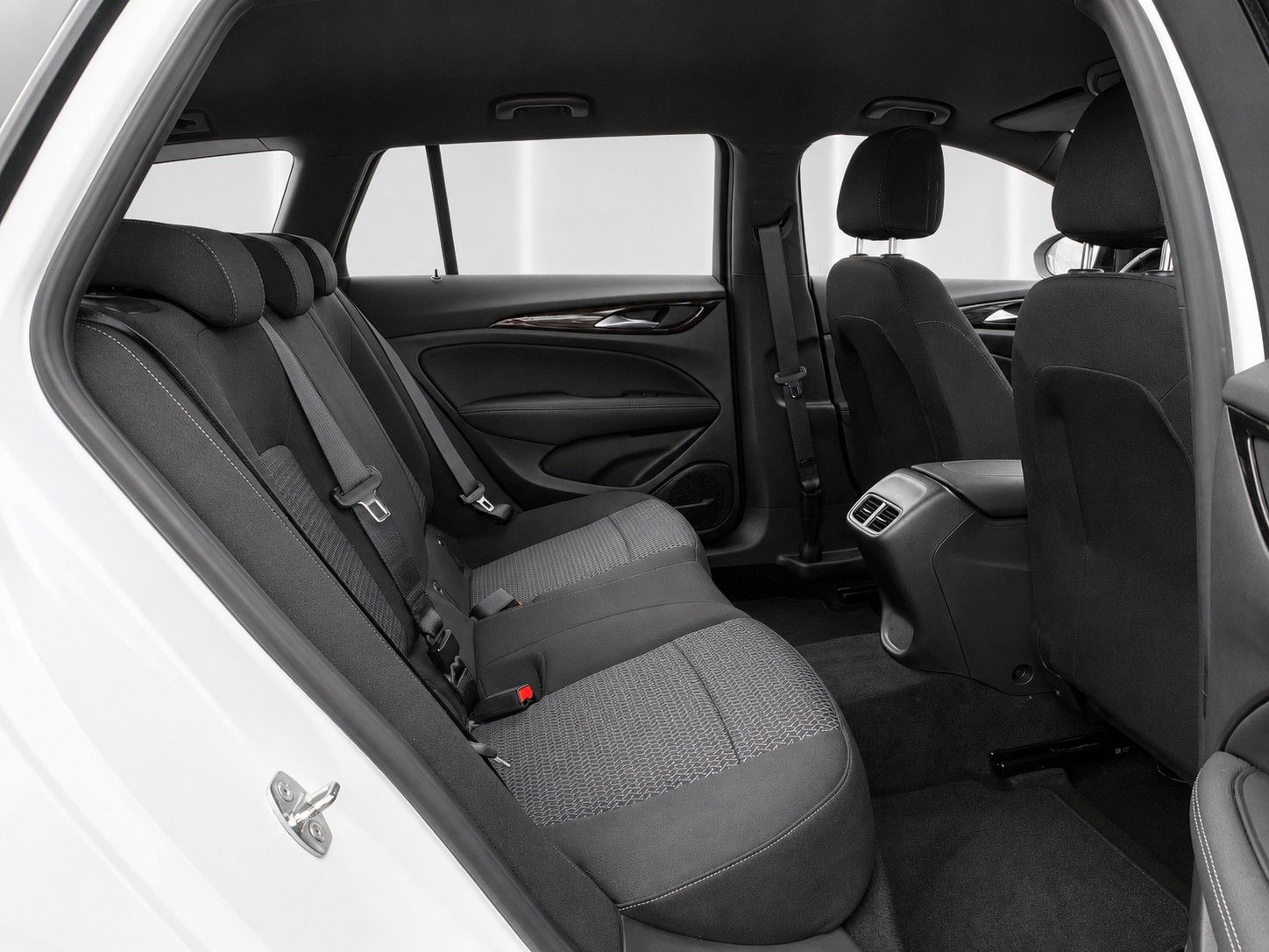 Fahrzeugabbildung Opel Insignia B Sports Tourer Business*Autom.*Flexri. - mit KI generiert/bearbeitet
