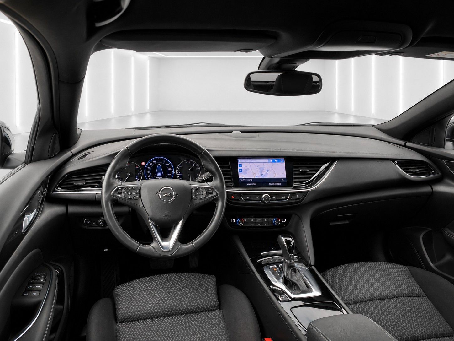 Fahrzeugabbildung Opel Insignia B Sports Tourer Business*Autom.*Flexri. - mit KI generiert/bearbeitet