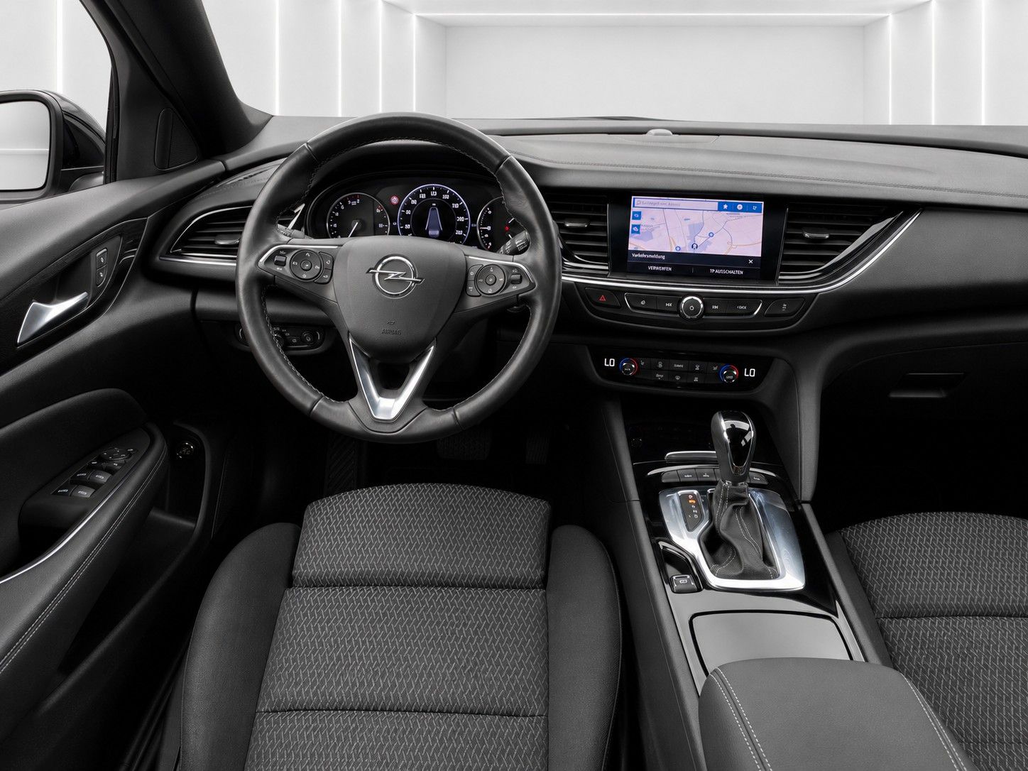 Fahrzeugabbildung Opel Insignia B Sports Tourer Business*Autom.*Flexri. - mit KI generiert/bearbeitet
