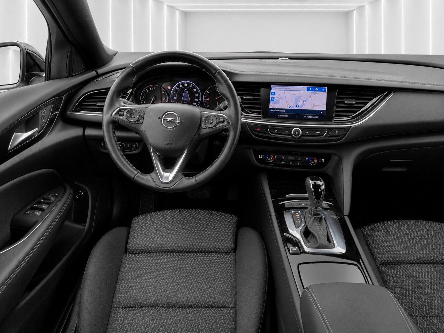 Fahrzeugabbildung Opel Insignia B Sports Tourer Business*Autom.*Flexri. - mit KI generiert/bearbeitet