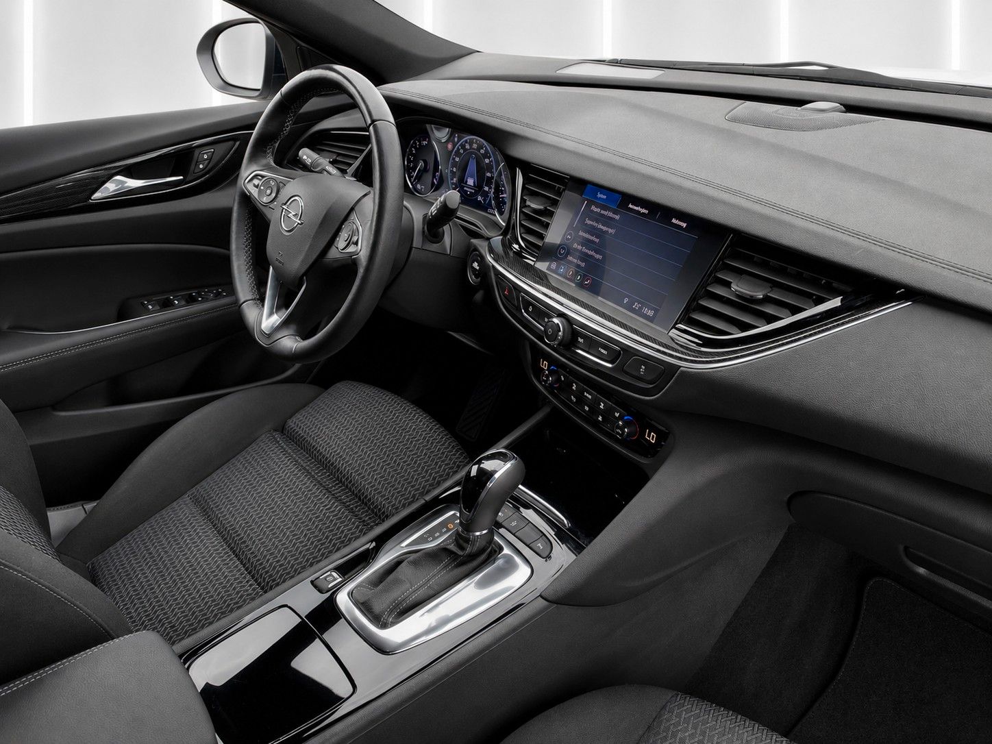 Fahrzeugabbildung Opel Insignia B Sports Tourer Business*Autom.*Flexri. - mit KI generiert/bearbeitet