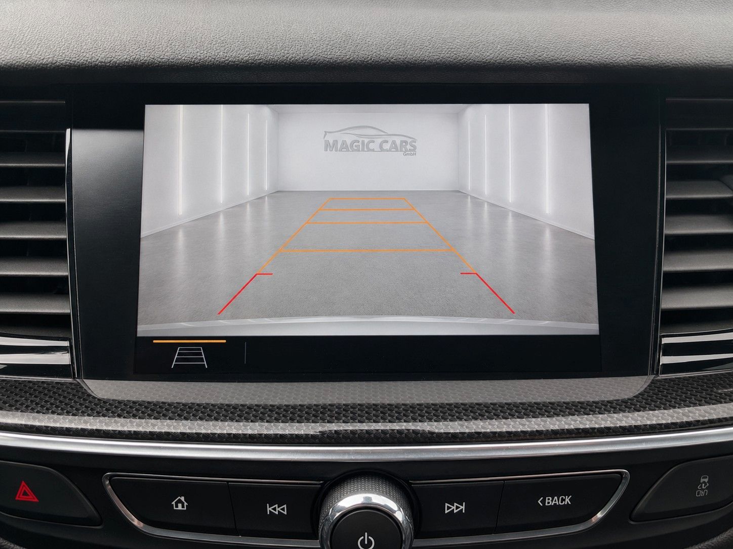 Fahrzeugabbildung Opel Insignia B Sports Tourer Business*Autom.*Flexri. - mit KI generiert/bearbeitet