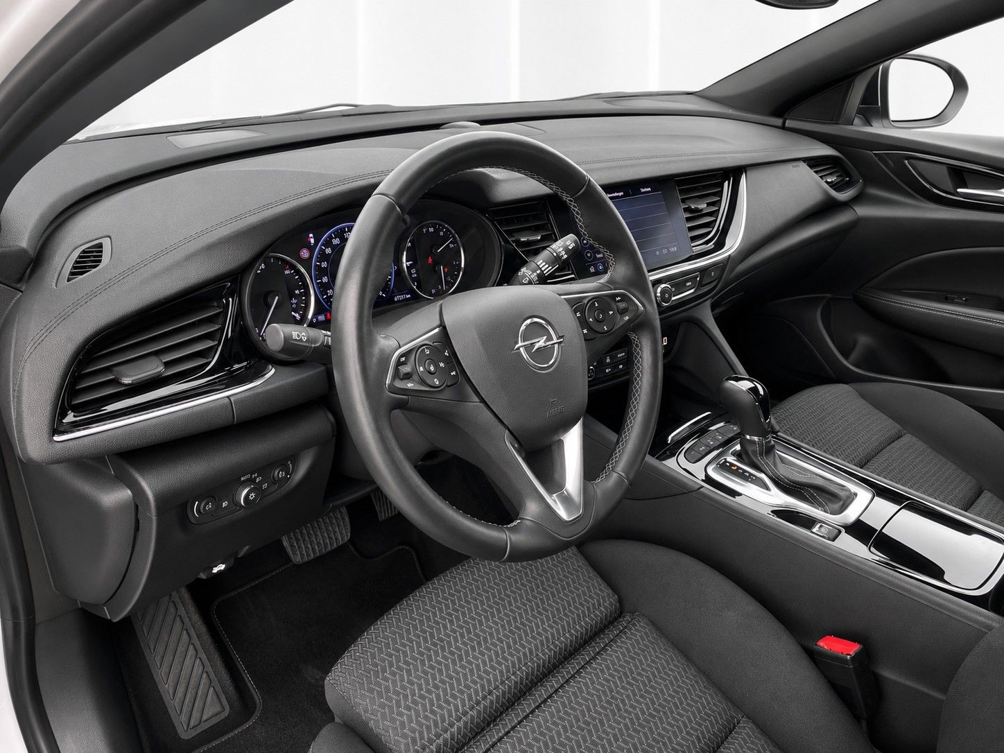 Fahrzeugabbildung Opel Insignia B Sports Tourer Business*Autom.*Flexri. - mit KI generiert/bearbeitet