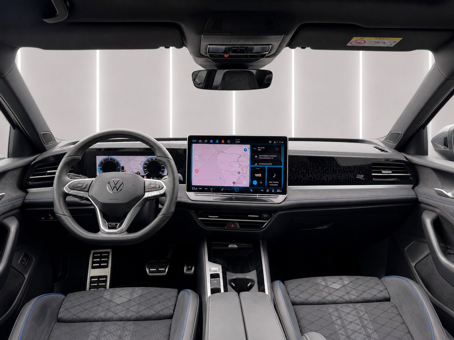 Fahrzeugabbildung Volkswagen Passat Variant 2.0 TDI R-Line *Pano*Massage*LED* - mit KI generiert/bearbeitet