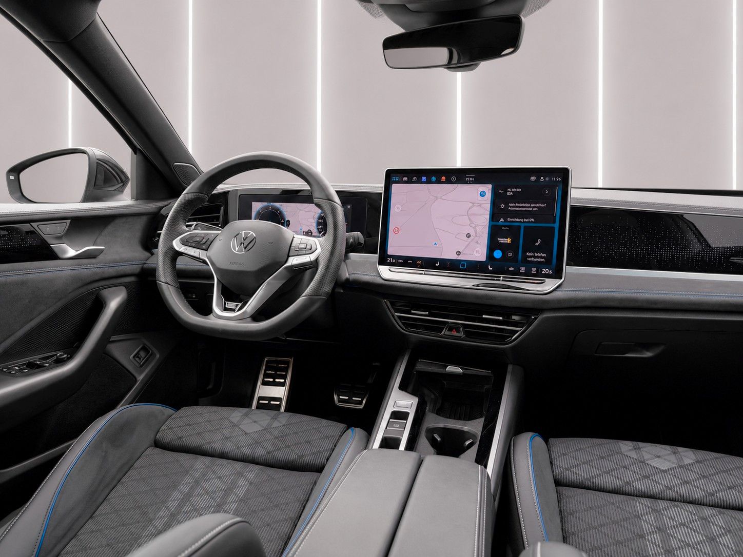 Fahrzeugabbildung Volkswagen Passat Variant 2.0 TDI R-Line *Pano*Massage*LED* - mit KI generiert/bearbeitet