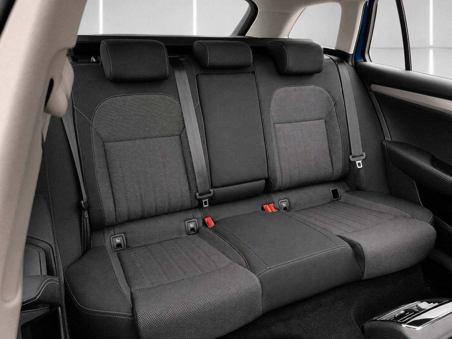 Fahrzeugabbildung SKODA Superb Combi 2.0 TDI DSG Style*Mega-Ausstattung* - mit KI generiert/bearbeitet