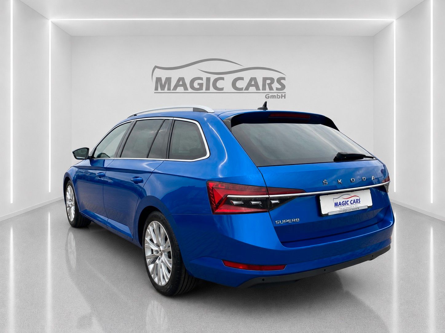 Fahrzeugabbildung SKODA Superb Combi 2.0 TDI DSG Style*Mega-Ausstattung* - mit KI generiert/bearbeitet