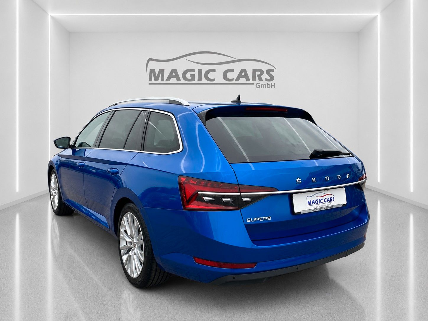 Fahrzeugabbildung SKODA Superb Combi 2.0 TDI DSG Style*Mega-Ausstattung* - mit KI generiert/bearbeitet