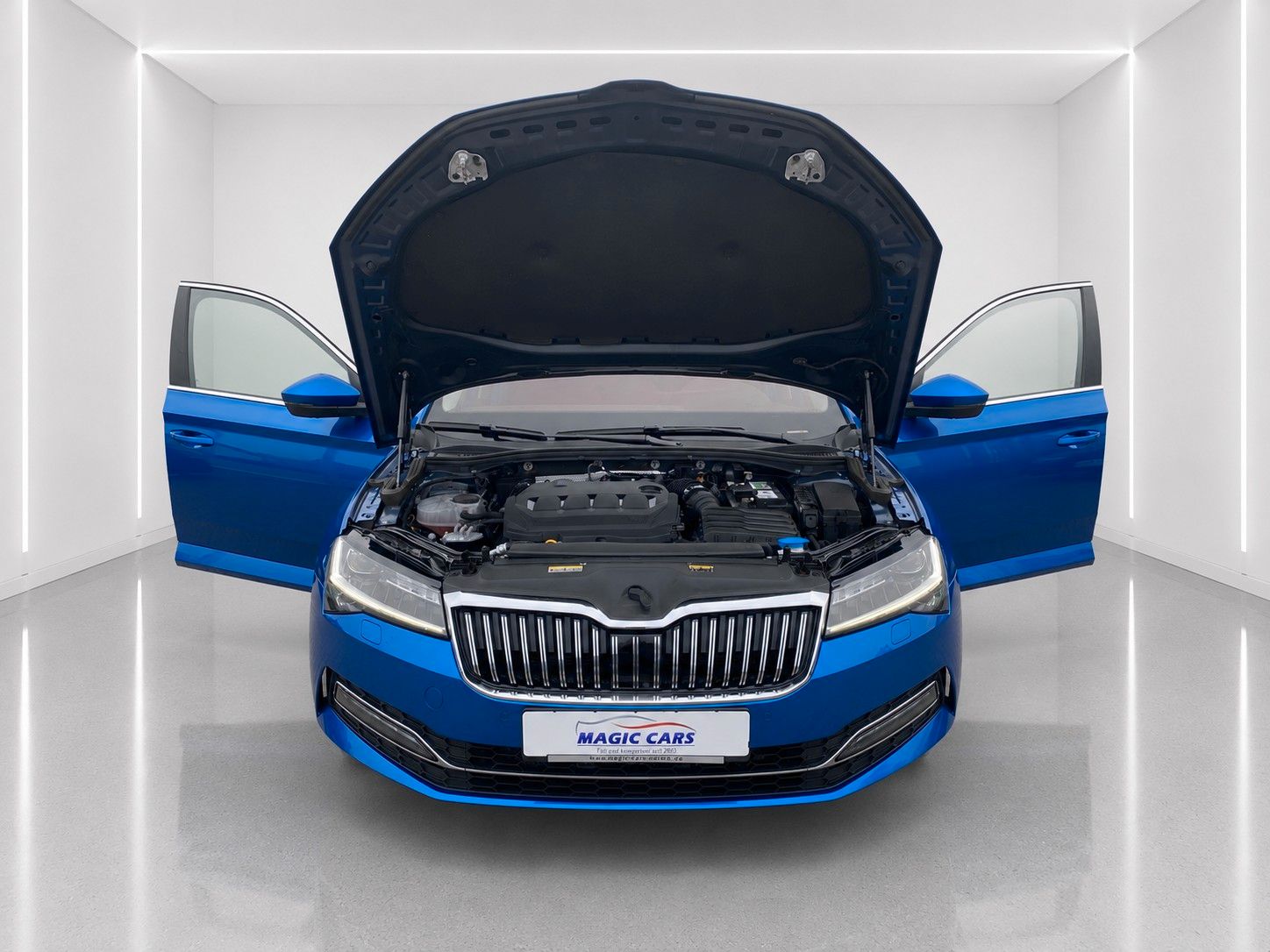 Fahrzeugabbildung SKODA Superb Combi 2.0 TDI DSG Style*Mega-Ausstattung* - mit KI generiert/bearbeitet