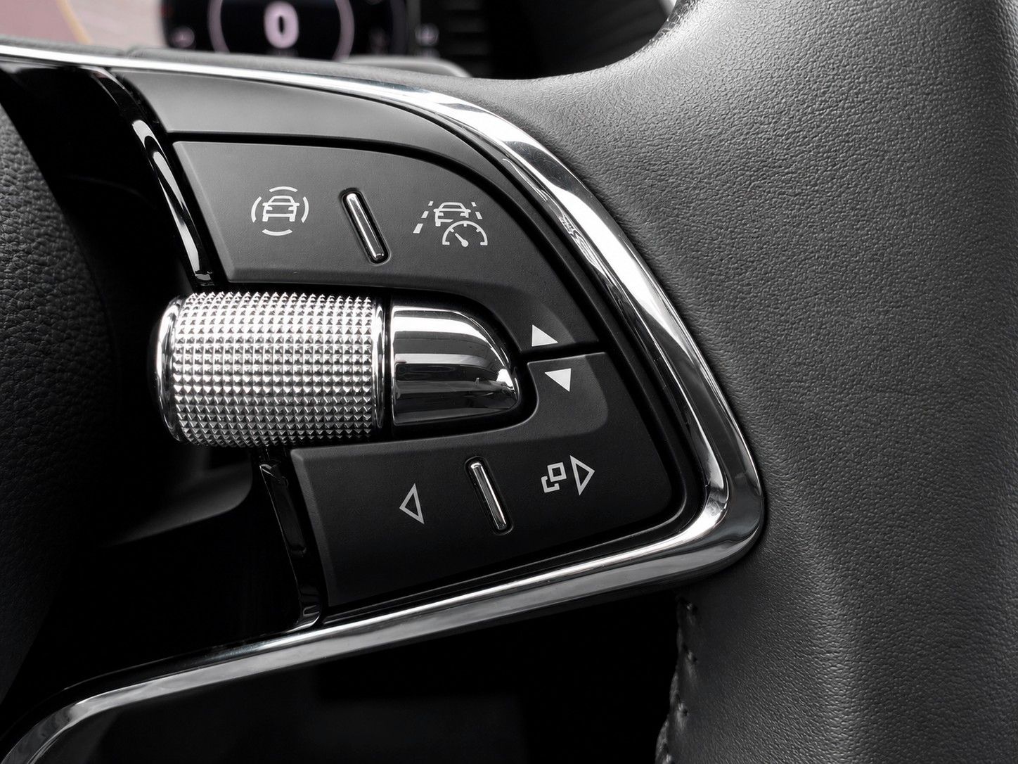 Fahrzeugabbildung SKODA Superb Combi 2.0 TDI DSG Style*Mega-Ausstattung* - mit KI generiert/bearbeitet